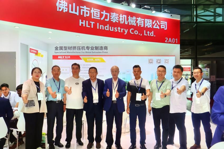 行业人员交流合作 (1)